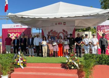 GOBERNADOR VÍCTOR CASTRO ENCABEZA  CONMEMORACIÓN DEL 220 ANIVERSARIO  DEL NATALICIO DE BENITO JUÁREZ EN LORETO