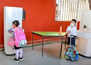 CAPACITAN A SUPERVISORES ESCOLARES EN  PROTOCOLO ANTE CASOS PROBABLES DE SARAMPIÓN