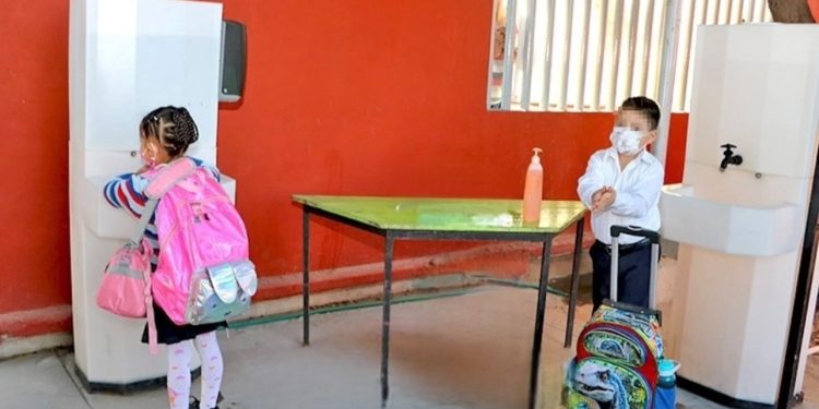 CAPACITAN A SUPERVISORES ESCOLARES EN  PROTOCOLO ANTE CASOS PROBABLES DE SARAMPIÓN
