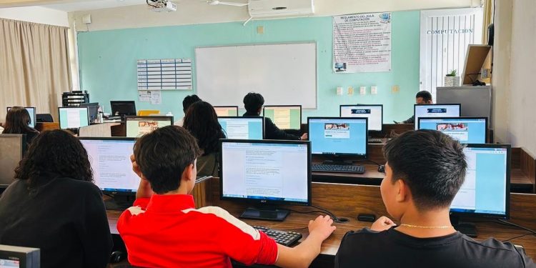 CAPACITAN A SUPERVISORES ESCOLARES EN  PROTOCOLO ANTE CASOS PROBABLES DE SARAMPIÓN