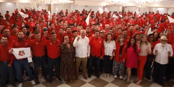 GOBERNADOR VÍCTOR CASTRO ASISTE A CONVENCIÓN ESTATAL DEL SINDICATO MINERO; RECONOCE LOGROS Y UNIDAD DEL GREMIO