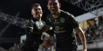 NOCHE REDONDA EN EL GUAYCURA: LA PAZ GANÓ 3-0 CON DOBLETE DE ULISES JAIMES