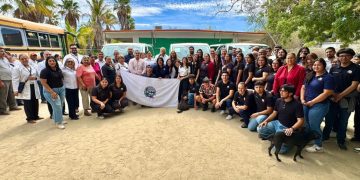 SOSTIENE GOBERNADOR DIÁLOGO CON HABITANTES DE LOS CABOS EN MATERIA DE SALUD Y ENTREGA UNIDADES DE TRANSPORTE