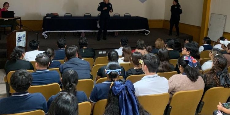 PREPARAN A FUTUROS DOCENTES DE BCS PARA PREVENIR RIESGOS DIGITALES
