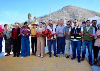 ENTREGA AYUNTAMIENTO DE LOS CABOS PAVIMENTACIÓN INTEGRAL EN COLONIA ARCOÍRIS