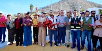 ENTREGA AYUNTAMIENTO DE LOS CABOS PAVIMENTACIÓN INTEGRAL EN COLONIA ARCOÍRIS
