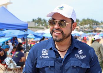 SUPERVISA ALCALDE CHRISTIAN AGÚNDEZ SEGURIDAD Y ATENCIÓN CIUDADANA EN PLAYA EL CHILENO
