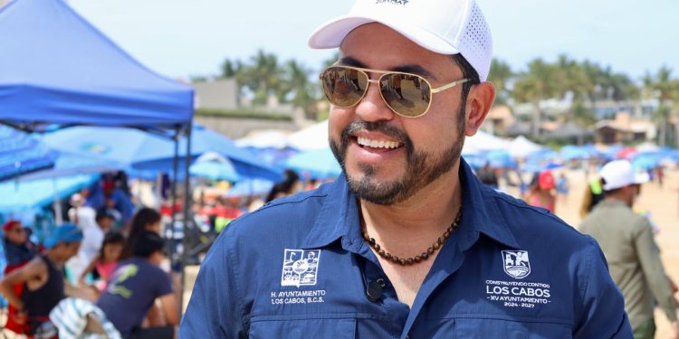 SUPERVISA ALCALDE CHRISTIAN AGÚNDEZ SEGURIDAD Y ATENCIÓN CIUDADANA EN PLAYA EL CHILENO