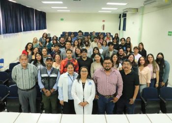 CAPACITAN A ESTUDIANTES DE VETERINARIA  DE LA UABCS EN VACUNACIÓN ANTIRRÁBICA PARA FORTALECER LA SALUD PÚBLICA