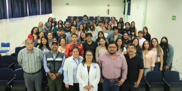 CAPACITAN A ESTUDIANTES DE VETERINARIA  DE LA UABCS EN VACUNACIÓN ANTIRRÁBICA PARA FORTALECER LA SALUD PÚBLICA