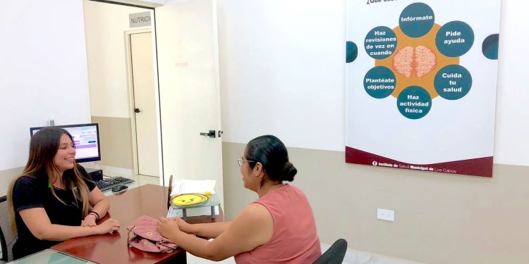 “ CAZA BACHES “ ATIENDE VIALIDADES EN SAN BERNABÉ, CHAMIZAL Y ACCESO AL AEROPUERTO INTERNACIONAL DE LOS CABOS