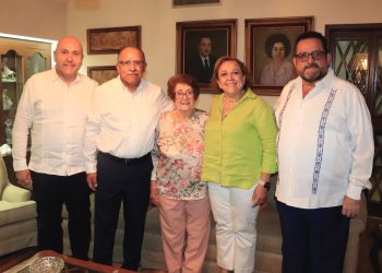 UABCS RECIBE VALIOSA DONACIÓN BIBLIOGRÁFICA DEL LIC. ÁNGEL CÉSAR MENDOZA ARÁMBURO