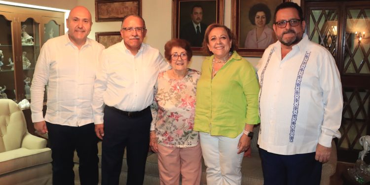 UABCS RECIBE VALIOSA DONACIÓN BIBLIOGRÁFICA DEL LIC. ÁNGEL CÉSAR MENDOZA ARÁMBURO