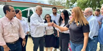 ESTUDIANTES DE UABCS LA RIBERA RECIBEN TRANSPORTE ESCOLAR POR PARTE DEL GOBIERNO DEL ESTADO DE BCS