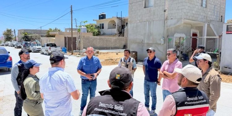 SUPERVISAN AVANCE DE PAVIMENTACION CON CONCRETO HIDRÁULICO EN VIALIDADES DE CABO SAN LUCAS