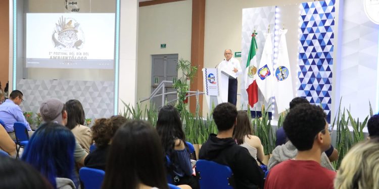 CELEBRAN EN LA UABCS EL SEGUNDO FESTIVAL DEL AMBIENTÓLOGO