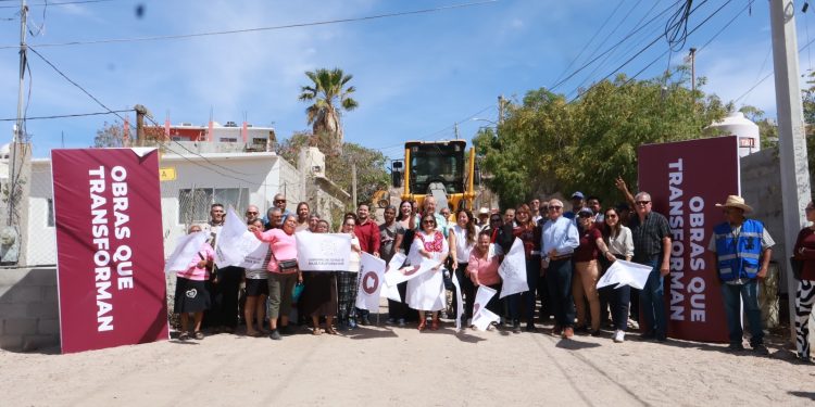 GOBIERNO DE BCS INICIA PAVIMENTACIÓN EN VISTA  HERMOSA PARA MEJORAR MOVILIDAD Y BIENESTAR EN LA PAZ
