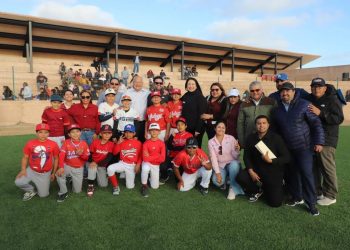 EL DEPORTE Y LA CONVIVENCIA COMUNITARIA SE FORTALECE EN GUERRERO NEGRO CON UN NUEVO ESTADIO DE BÉISBOL