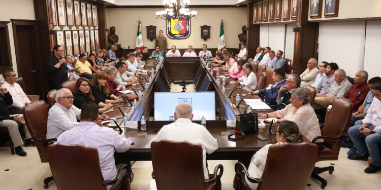 REFUERZA GOBIERNO DE BCS ACCIONES ANTE HURACANES 2026; LLAMA A SEGUIR MEDIDAS DE PROTECCIÓN CIVIL