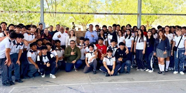 POCO MÁS DE 110 MIL ESTUDIANTES CONMEMORAN EL DÍA DE LA NIÑEZ CON ACTIVIDADES EDUCATIVAS Y RECREATIVAS