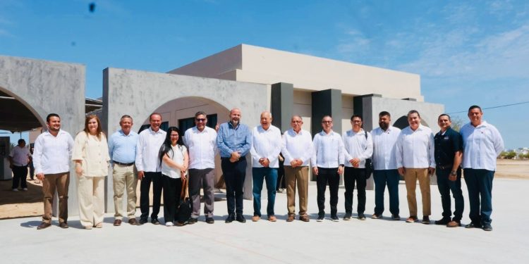 GOBERNADOR ENTREGA NUEVA INFRAESTRUCTURA EDUCATIVA EN LA UABCS Y PONE EN MARCHA FORO SOBRE TECNOLOGÍAS DIGITALES