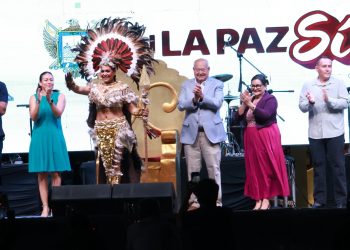 GOBERNADOR PRESIDE CORONACIÓN DE REYNA CALAFIA 2026 EN EL 491 ANIVERSARIO DE LA PAZ; DESTACA TRADICIONES E IDENTIDAD PACEÑA