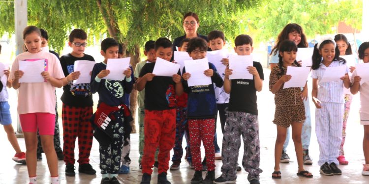 POCO MÁS DE 110 MIL ESTUDIANTES CONMEMORAN EL DÍA DE LA NIÑEZ CON ACTIVIDADES EDUCATIVAS Y RECREATIVAS