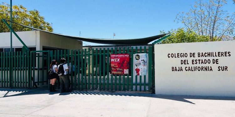 GOBIERNO DE BCS Y SINDICATO DE COBACH ACUERDAN INCREMENTO SALARIAL DEL 6%