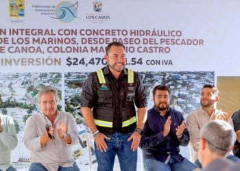 ENTREGA ALCALDE OBRA INTEGRAL EN LA CALLE PASEO DE LOS MARINOS EN SAN JOSÉ DEL CABO
