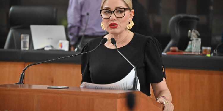 PROPONE DIPUTADA KARINA OLIVAS CASTIGAR FRAUDES EN MATERIA DE PROGRAMAS SOCIALES