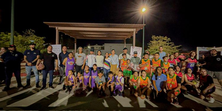 EXITOSA FUE LA JORNADA DE CONVIVENCIA FAMILIAR, COMUNITARIA Y DEPORTIVA TORNEO DE BÁSQUETBOL “COMENTARISTAS DE LA COMUNIDAD” EN LA PAZ