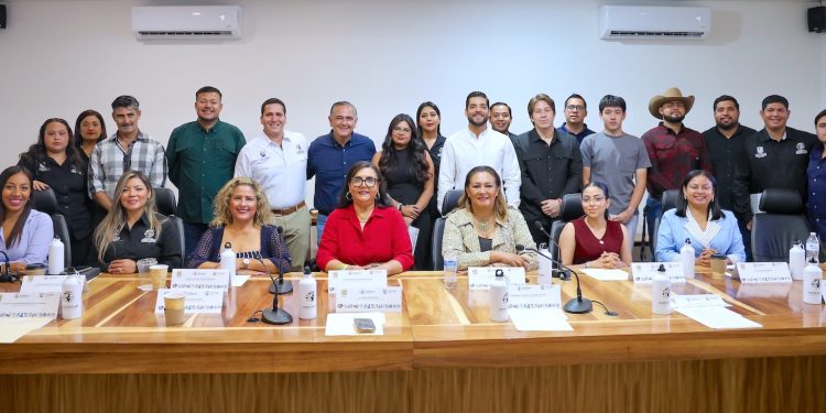 REALIZAN JORNADA DE LIMPIEZA EN COLONIA EL ARENAL EN CSL