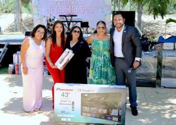 RECONOCE AYUNTAMIENTO DE LOS CABOS LABOR DE LAS MAMÁS TRABAJADORAS CON FESTEJO CONMEMORATIVO
