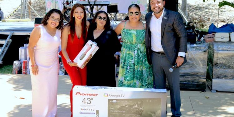 RECONOCE AYUNTAMIENTO DE LOS CABOS LABOR DE LAS MAMÁS TRABAJADORAS CON FESTEJO CONMEMORATIVO