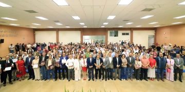 UABCS Y SINDICATO ACADÉMICO RECONOCEN A PERSONAL DOCENTE POR AÑOS DE SERVICIO