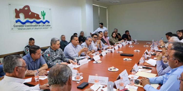 GOBIERNO DE BCS, AUTORIDADES DIVERSAS Y SECTOR EMPRESARIAL REFUERZAN COORDINACIÓN PARA GARANTIZAR MOVILIDAD EN LOS CABOS