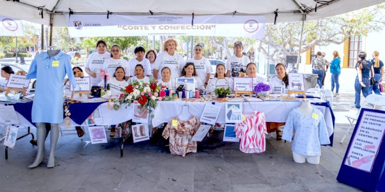 EXPO DE CENTROS DE DESARROLLO COMUNITARIO IMPULSA AUTOEMPLEO DE MADRES DE FAMILIA EN LOS CABOS