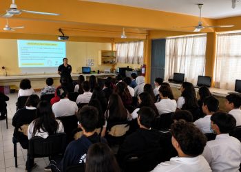 PARTICIPA PGJE EN FERIA DE PREVENCIÓN ESCOLAR CON MOTIVO DEL DÍA DEL ESTUDIANTE
