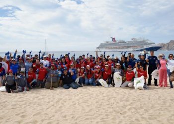 PARTICIPA AYUNTAMIENTO DE LOS CABOS EN JORNADA DE LIMPIEZA EN INMEDIACIONES DE PLAYA OCHO CASCADAS
