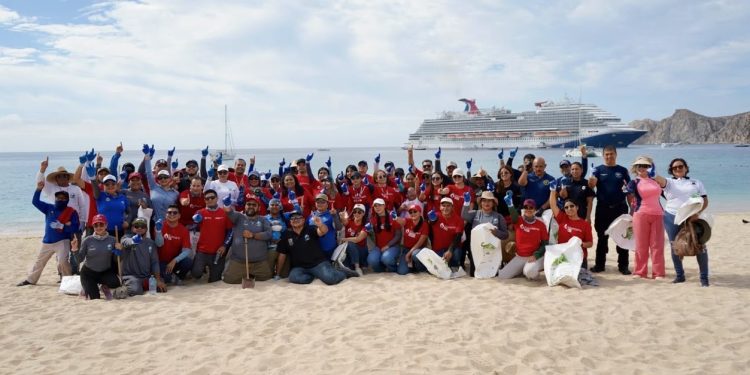 PARTICIPA AYUNTAMIENTO DE LOS CABOS EN JORNADA DE LIMPIEZA EN INMEDIACIONES DE PLAYA OCHO CASCADAS