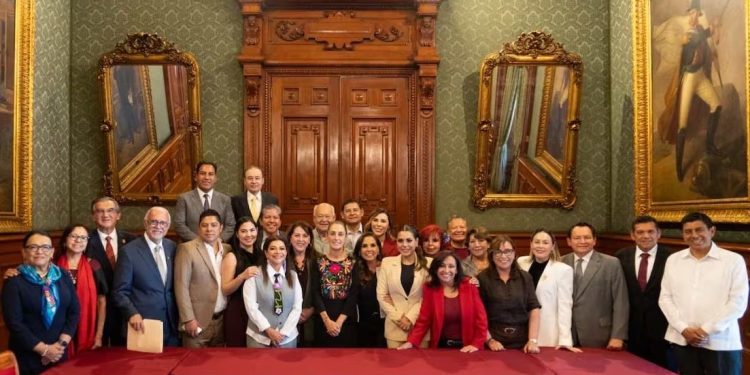 GOBERNADOR VÍCTOR CASTRO PARTICIPA EN EVALUAR NACIONAL DEL IMSS-BIENESTAR