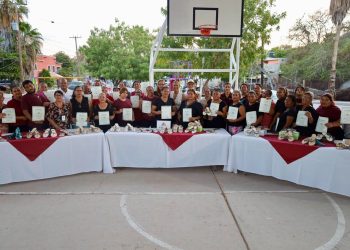 ICATEBCS ACERCA CAPACITACIÓN ARTESANAL A FAMILIAS DE COLONIA LA RINCONADA