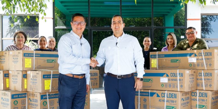 GOBIERNO DE BCS ENTREGA EQUIPOS DE AIRE ACONDICIONADO AL COLEGIO DE ESTUDIOS CIENTÍFICOS Y TECNOLÓGICOS PARA MEJORAR ESPACIOS EDUCATIVOS