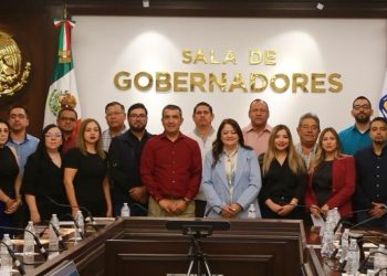 GOBIERNO DE BCS ENTREGA EQUIPOS DE AIRE ACONDICIONADO AL COLEGIO DE ESTUDIOS CIENTÍFICOS Y TECNOLÓGICOS PARA MEJORAR ESPACIOS EDUCATIVOS