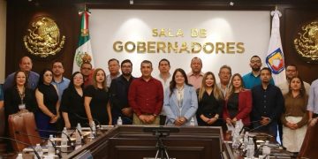GOBIERNO DE BCS ENTREGA EQUIPOS DE AIRE ACONDICIONADO AL COLEGIO DE ESTUDIOS CIENTÍFICOS Y TECNOLÓGICOS PARA MEJORAR ESPACIOS EDUCATIVOS
