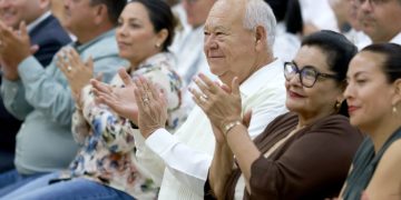 RECONOCE VÍCTOR CASTRO APORTACIÓN DE LA UABCS A LA FORMACIÓN DE MUJERES Y HOMBRES PARA EL DESARROLLO DE BAJA CALIFORNIA SUR
