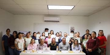 ICATEBCS ENTREGA 182 CONSTANCIAS DE  FORMACIÓN PARA EL TRABAJO EN COMONDÚ