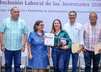SNE-BCS REALIZA FERIA DE EMPLEO Y ENTREGA APOYOS AL EMPRENDIMIENTO EN LA PAZ