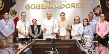 GOBERNADOR VÍCTOR CASTRO COSÍO RECIBE PLIEGO PETITORIO DEL SINDICATO DE TRABAJADORES DE SALUD EN BCS