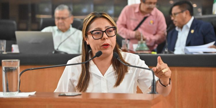 BUSCAN FRENAR TRABAS ADMINISTRATIVAS QUE AFECTAN A FAMILIAS EN PREDIOS SIN REGULARIZACIÓN
